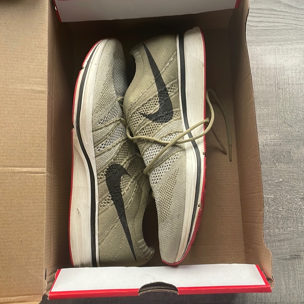 Nike Flyknit Sneakers